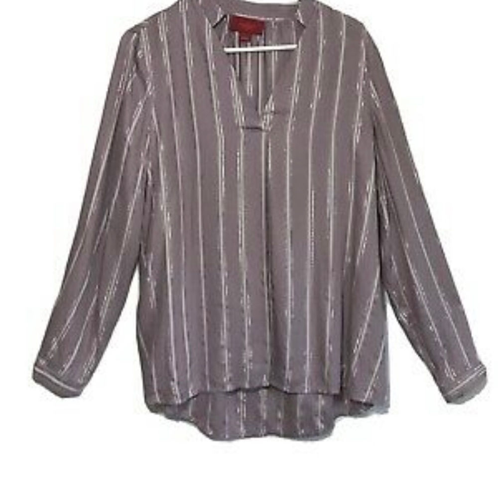 Jennifer Lopez popover shirt